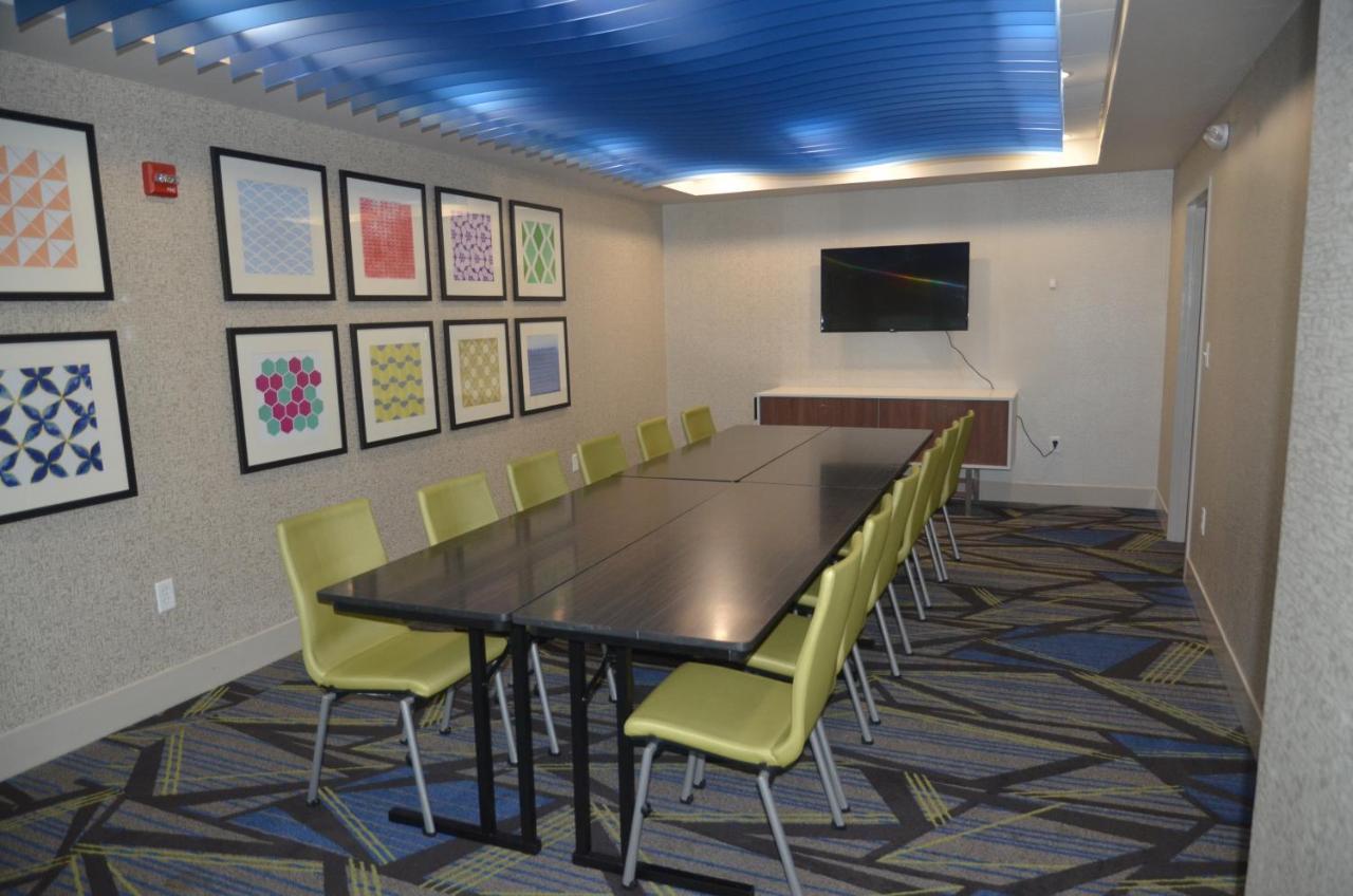 Holiday Inn Express Hotel & Suites Rochester By Ihg Екстер'єр фото