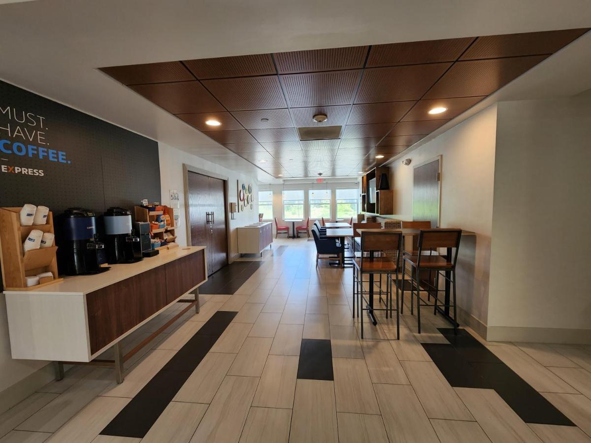 Holiday Inn Express Hotel & Suites Rochester By Ihg Екстер'єр фото