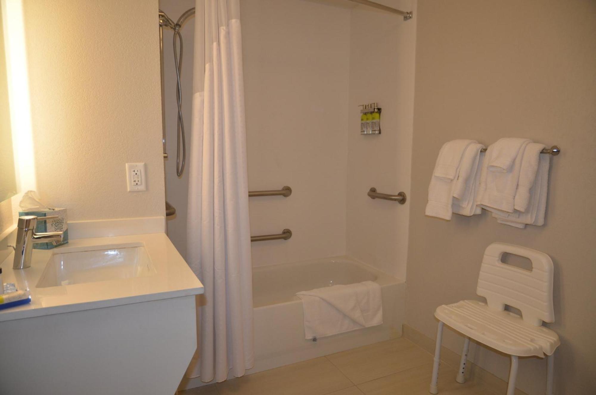 Holiday Inn Express Hotel & Suites Rochester By Ihg Екстер'єр фото